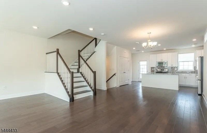 10 Colgate Dr - Photo 2 of 23