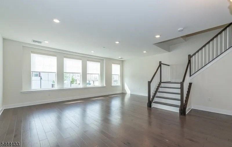 10 Colgate Dr - Photo 3 of 23