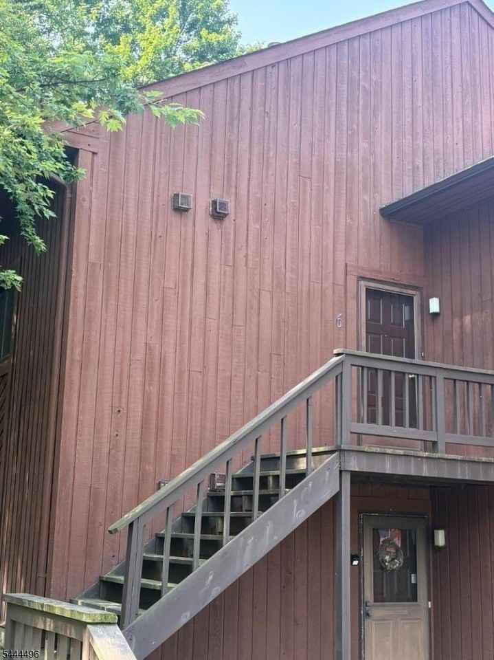 2 Squaw Valley Ct #6 - Photo 2 of 17