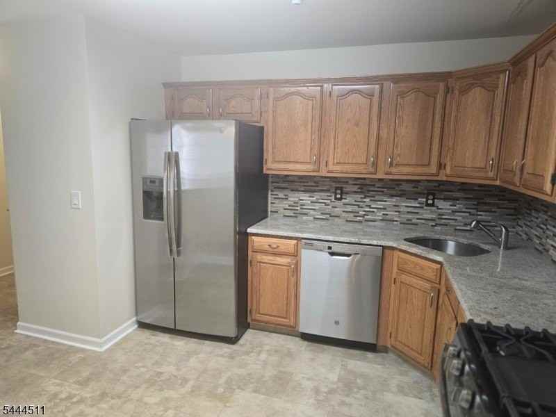 183 Potomac Dr - Photo 5 of 11