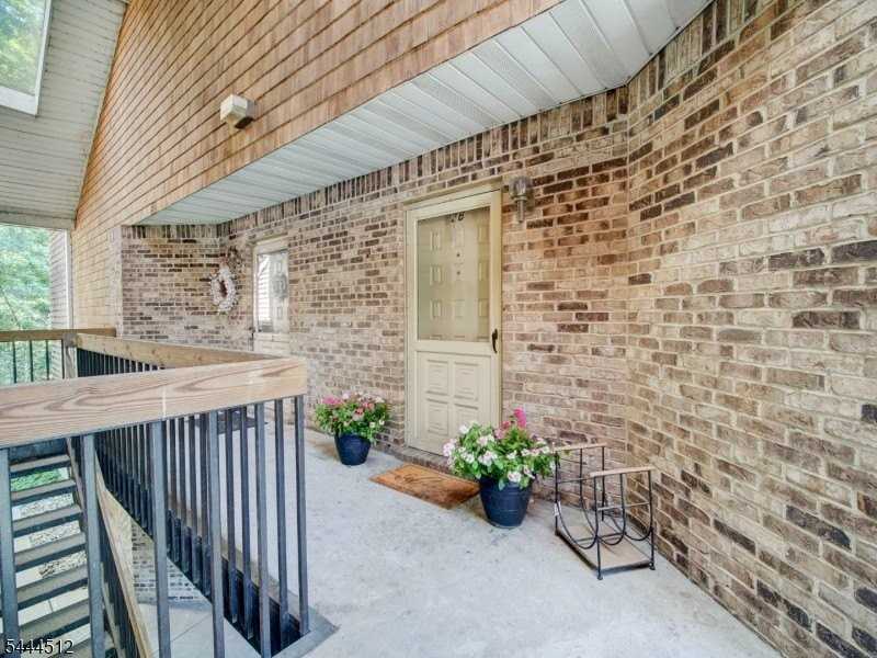 4 Tulip Cres #2B - Photo 2 of 27