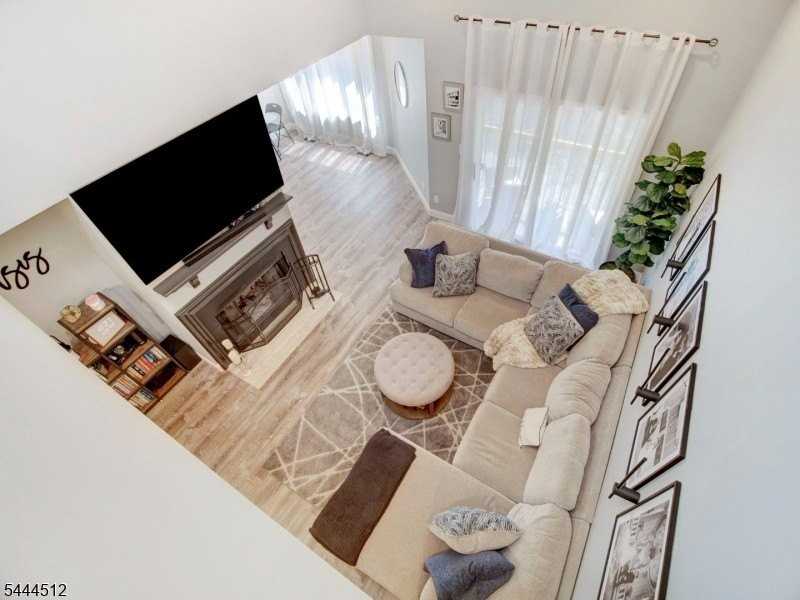4 Tulip Cres #2B - Photo 7 of 27