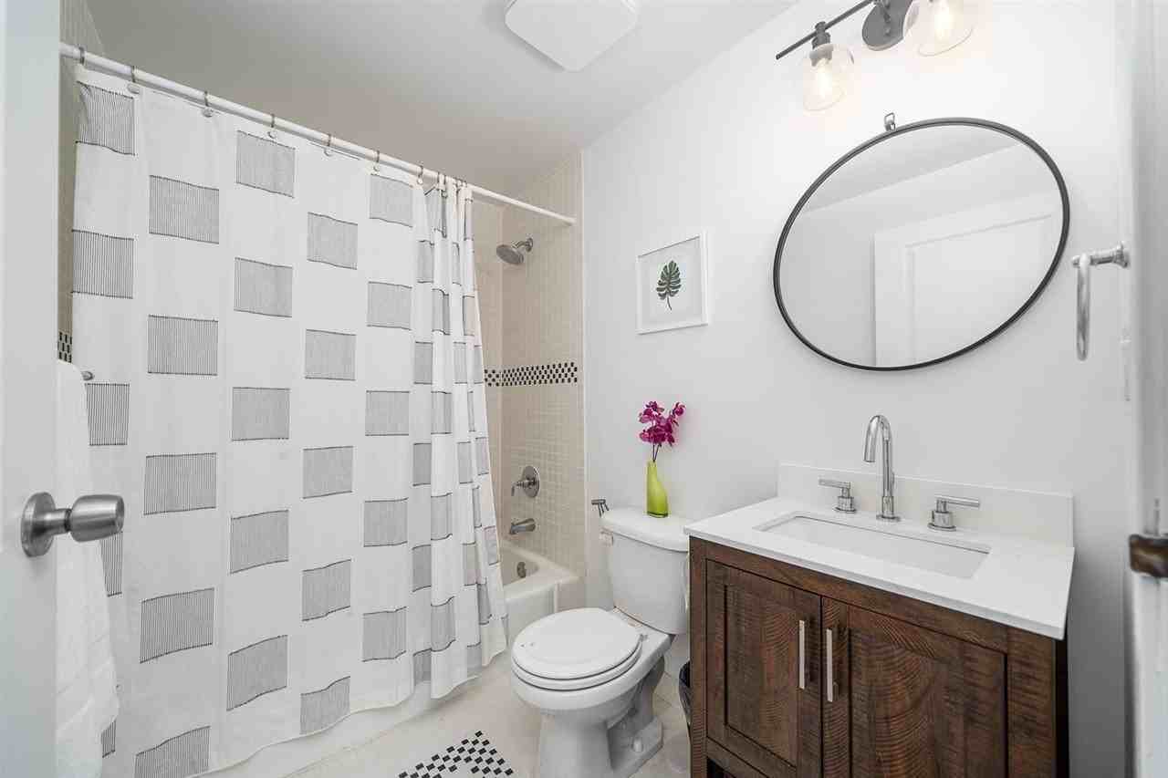 205 10th St #7W - Photo 6 of 17