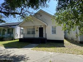 featured image of 1011 S 7th St
