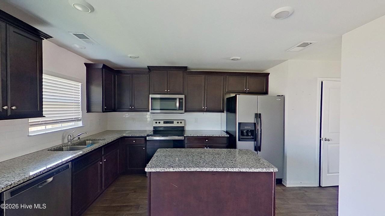 433 Ginger Dr - Photo 7 of 31