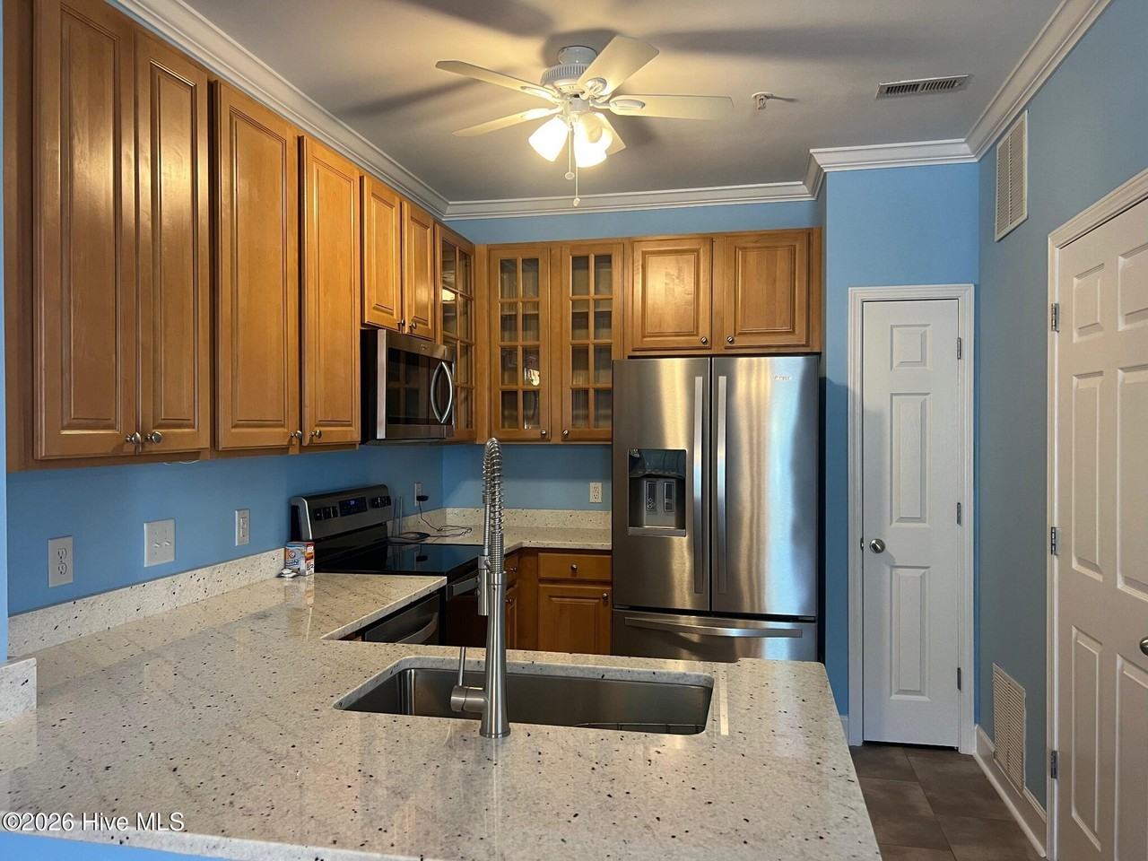 3901 Botsford Ct #101 - Photo 4 of 10