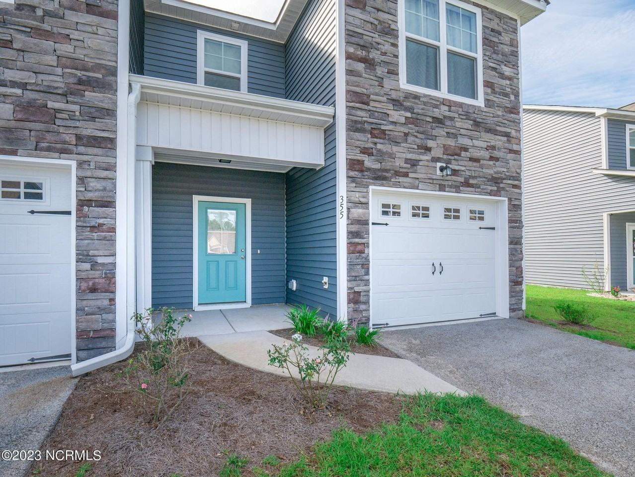 355 S Stingray Ln - Photo 5 of 36