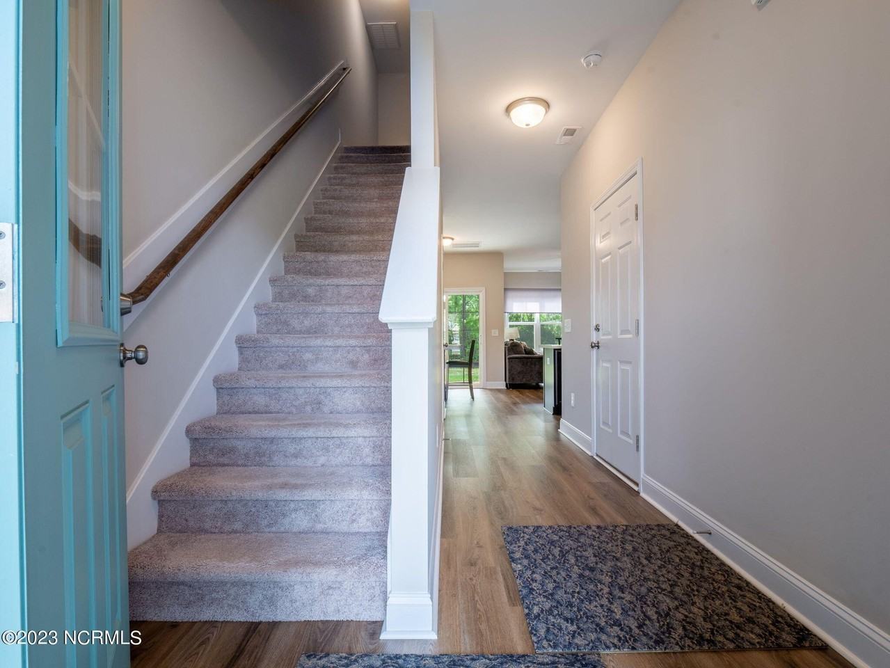 355 S Stingray Ln - Photo 7 of 36