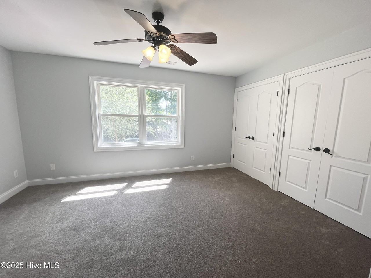 414 Harbor Bay Dr - Photo 5 of 13
