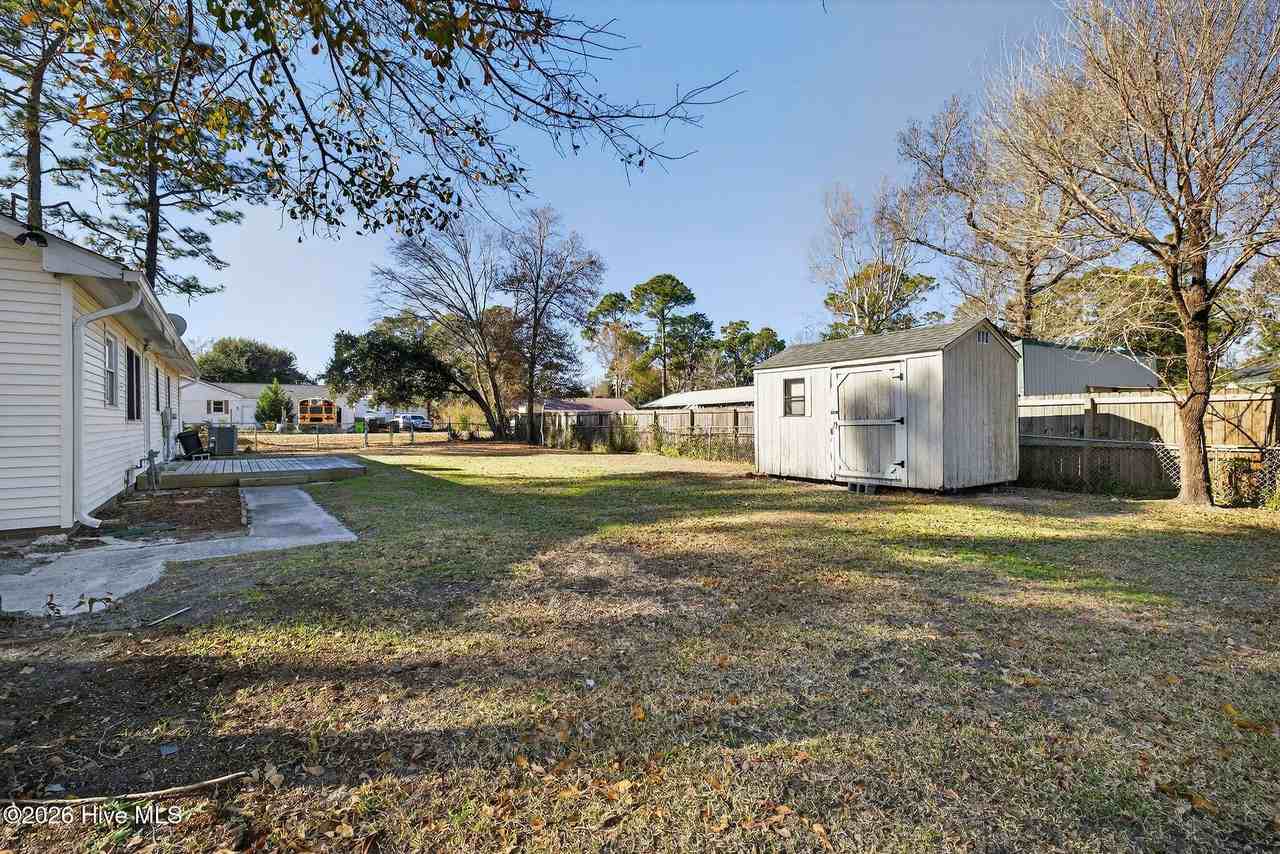 5201 Lord Tennyson Dr - Photo 4 of 39
