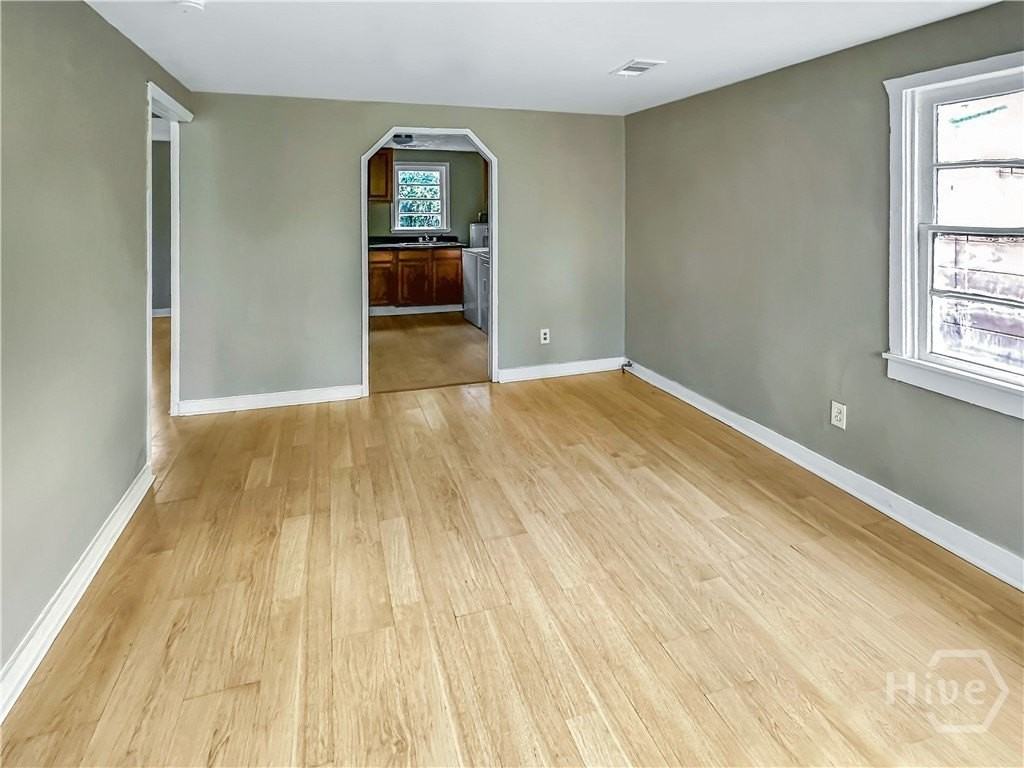 1204 Murphy Ave - Photo 4 of 15