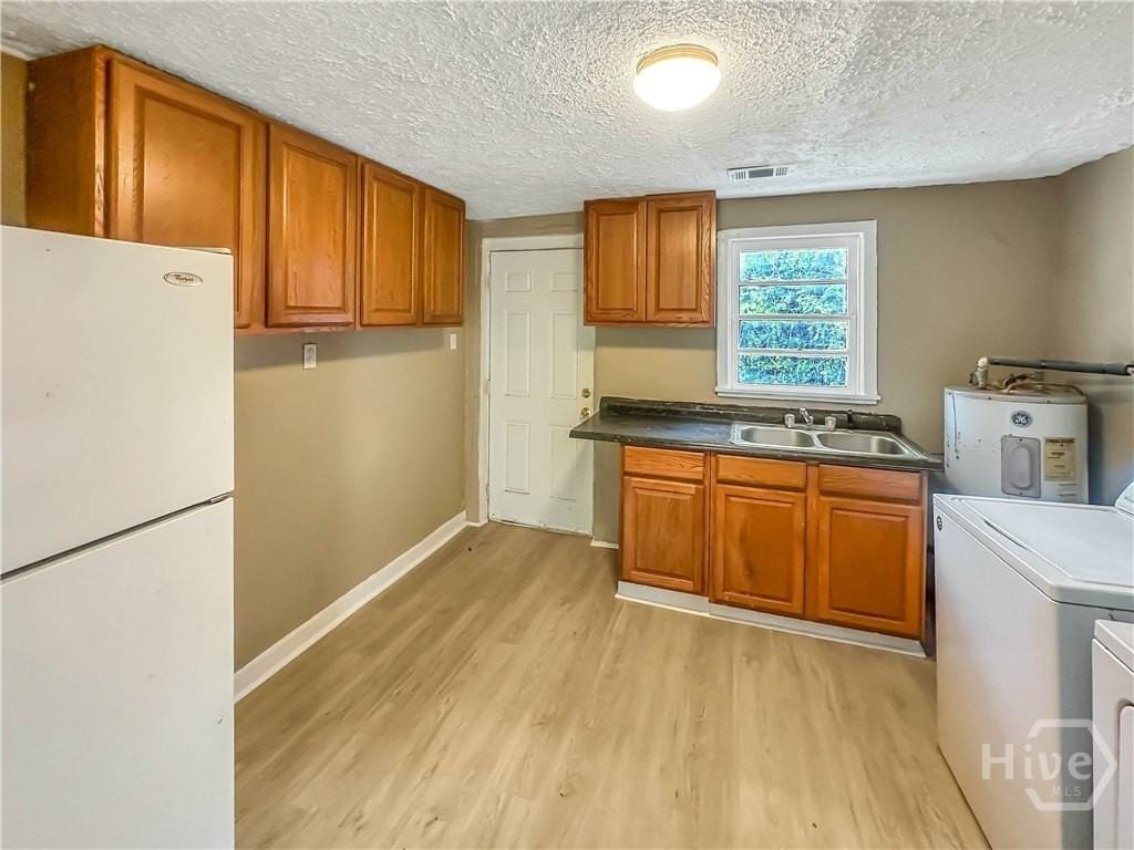 1204 Murphy Ave - Photo 7 of 15