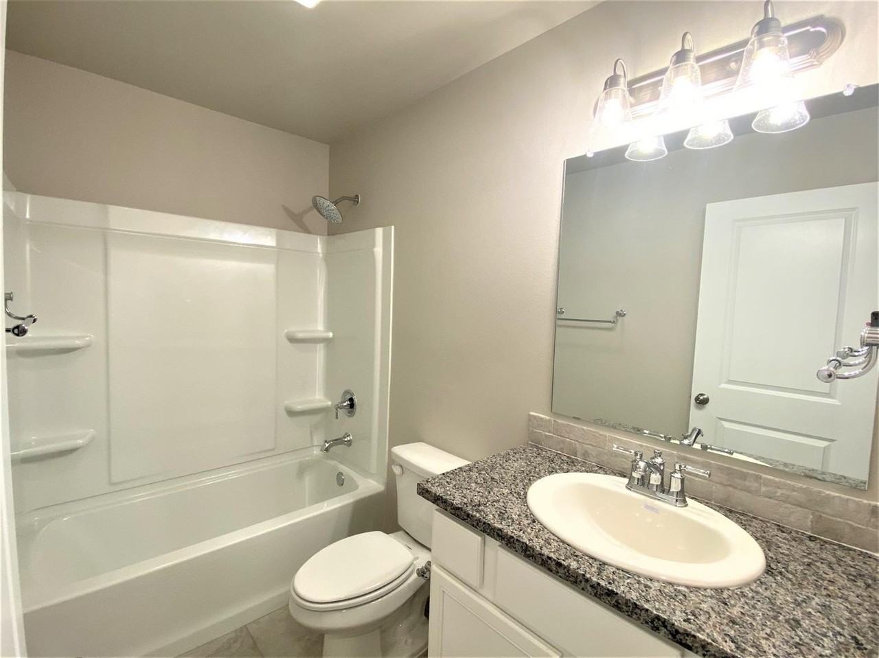 13806 Avenue Q - Photo 4 of 12