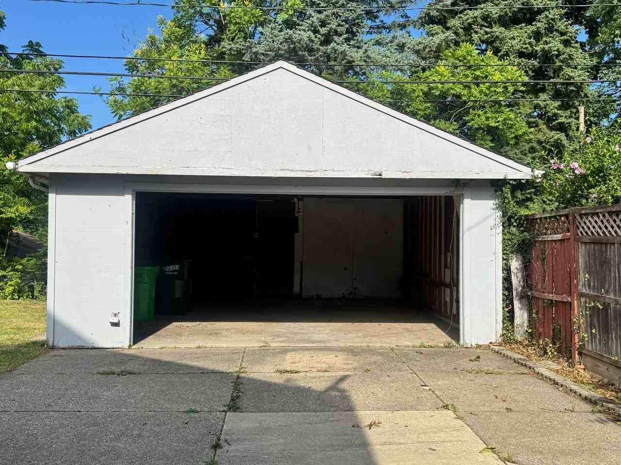 4912 E 84th St - Photo 3 of 8