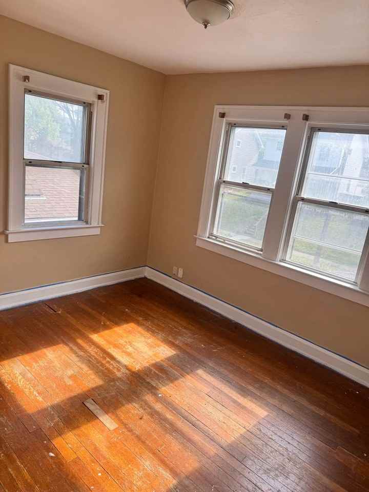 4912 E 84th St - Photo 5 of 8