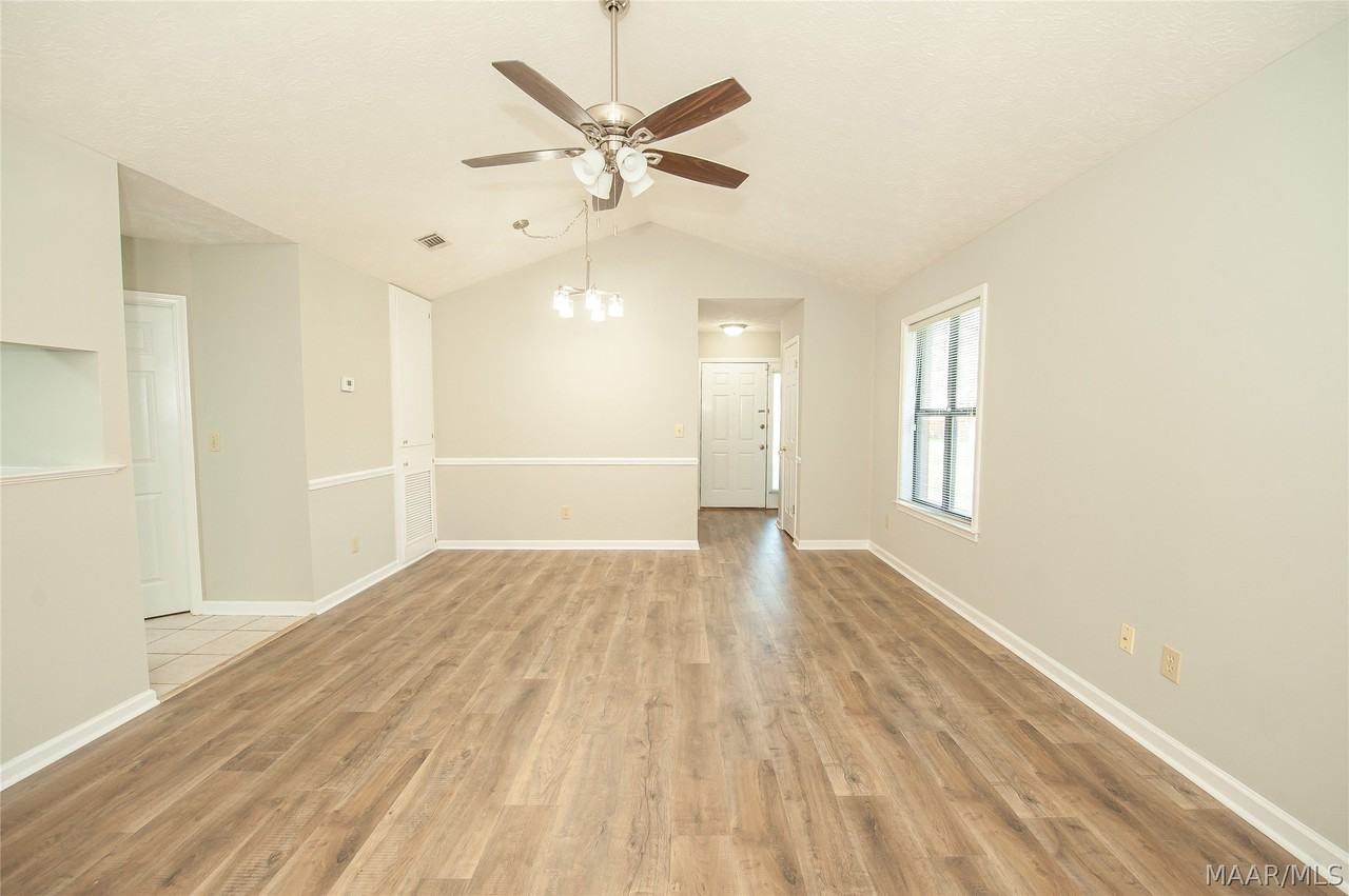 6218 Bell Gables - Photo 7 of 32