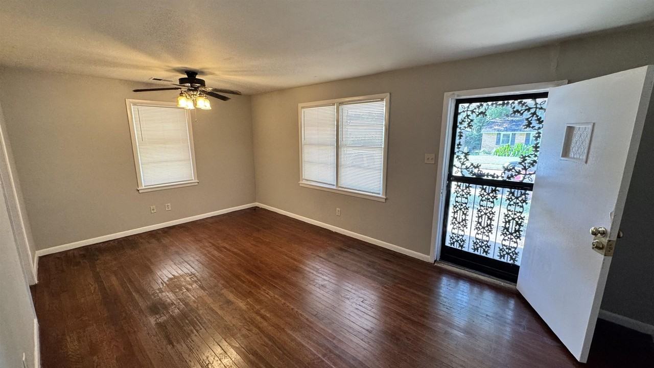 4956 Durbin Ave - Photo 2 of 15
