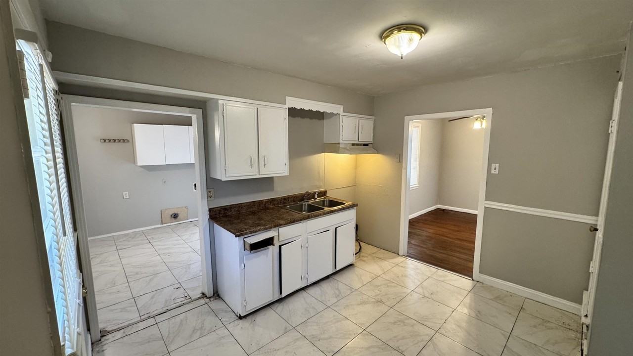 4956 Durbin Ave - Photo 5 of 15