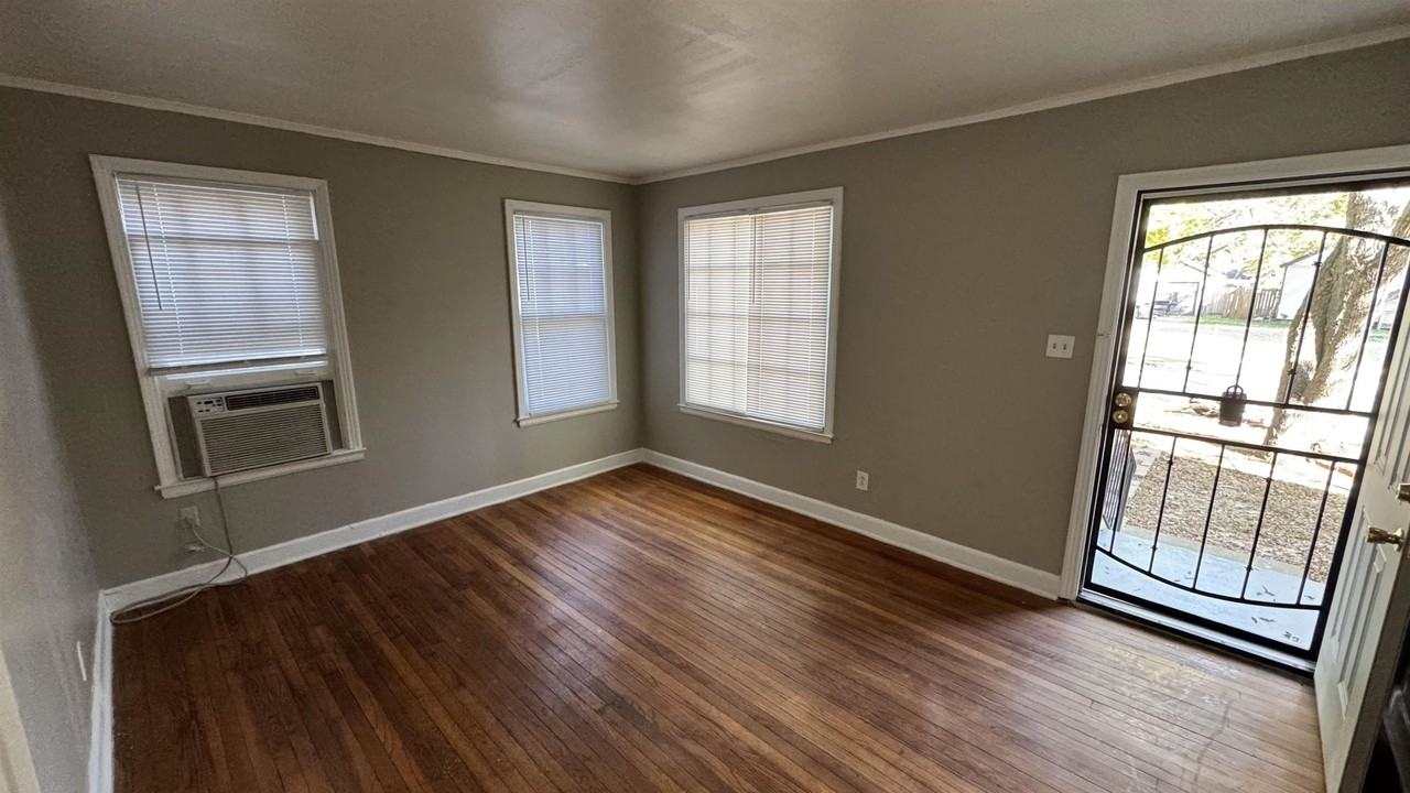 1041 Isabelle St - Photo 2 of 13