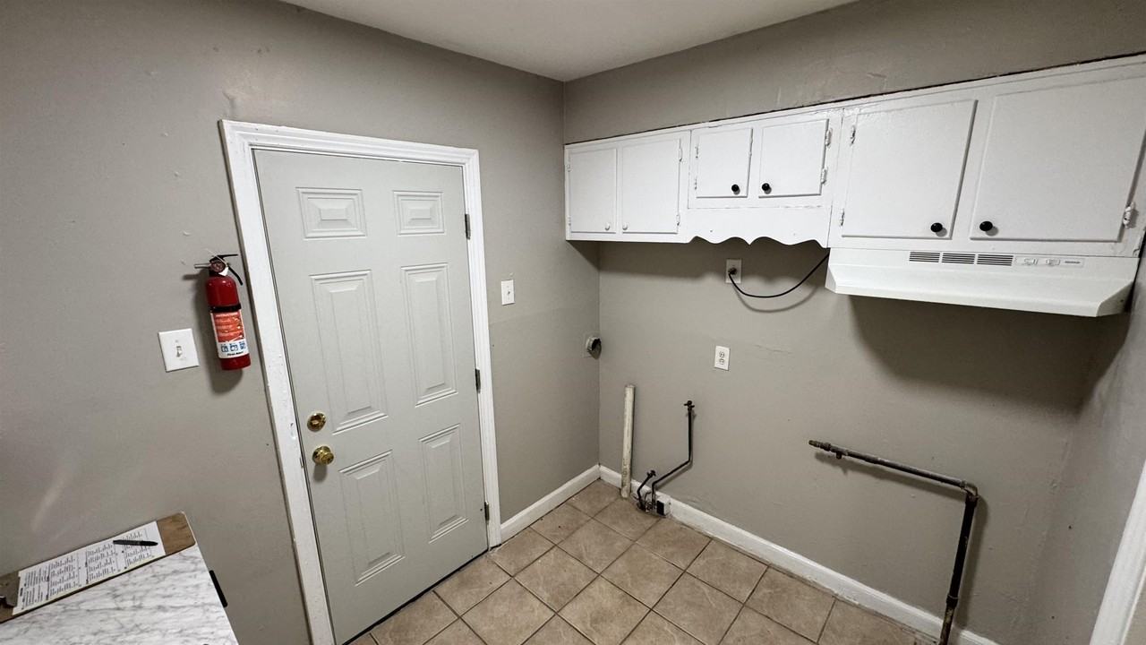 1041 Isabelle St - Photo 6 of 13