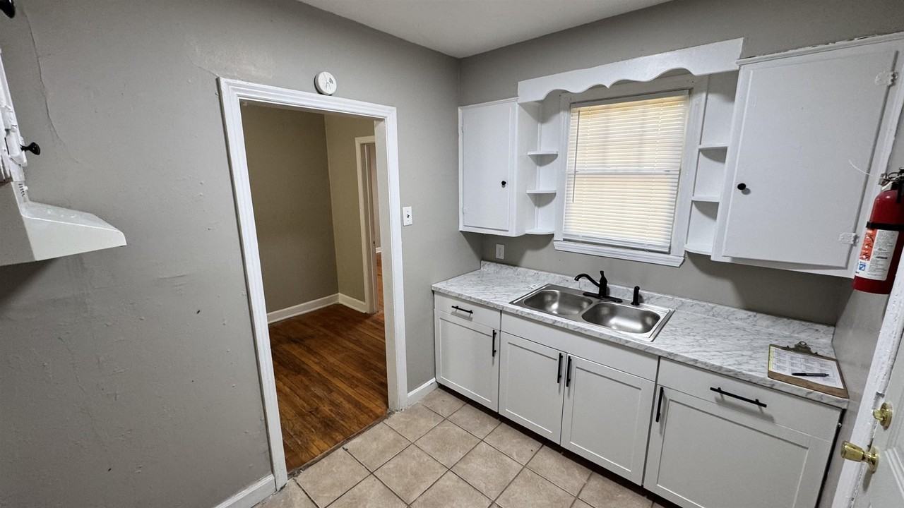 1041 Isabelle St - Photo 7 of 13