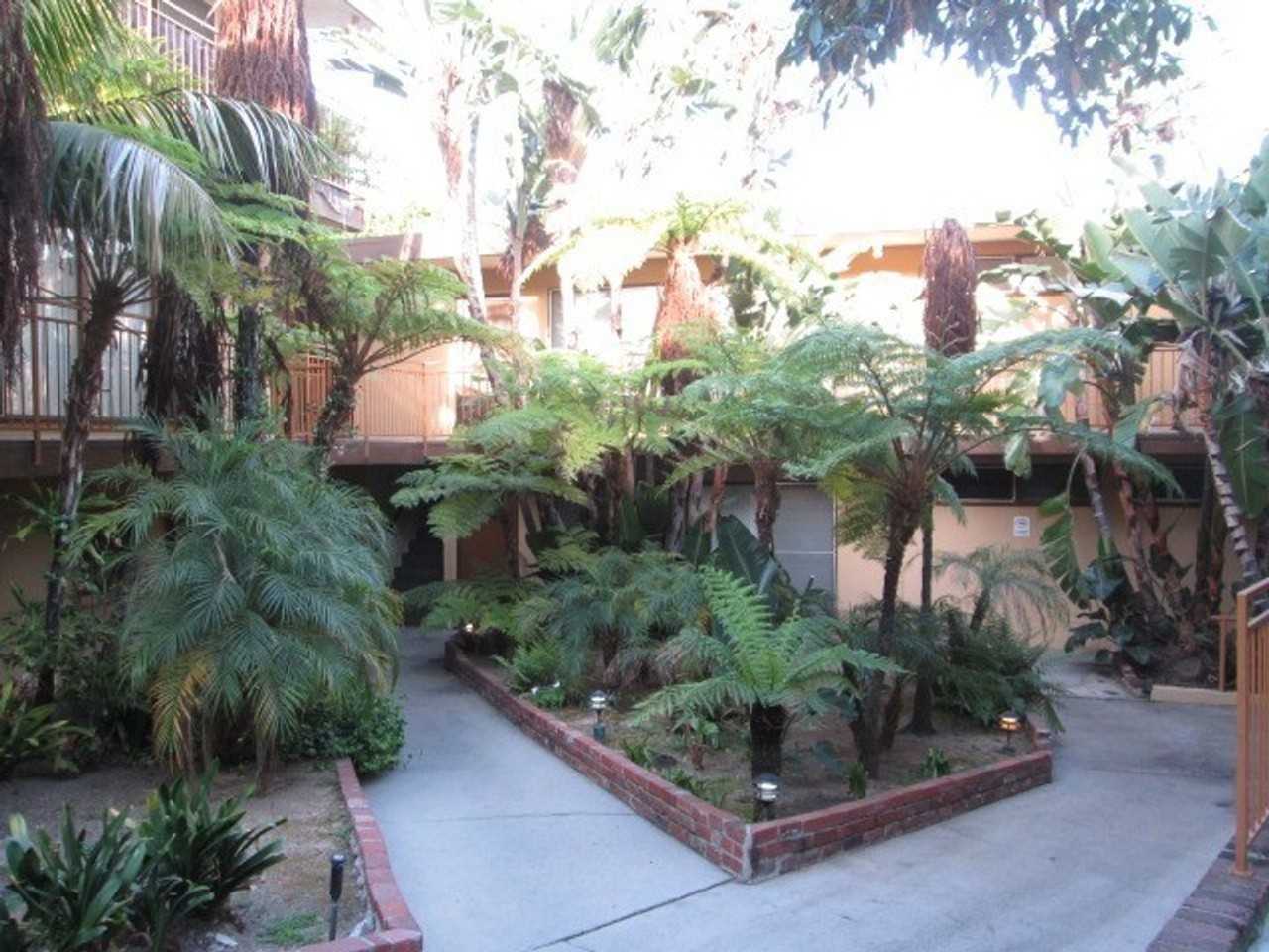 1326 N Flores Street - Photo 4 of 12