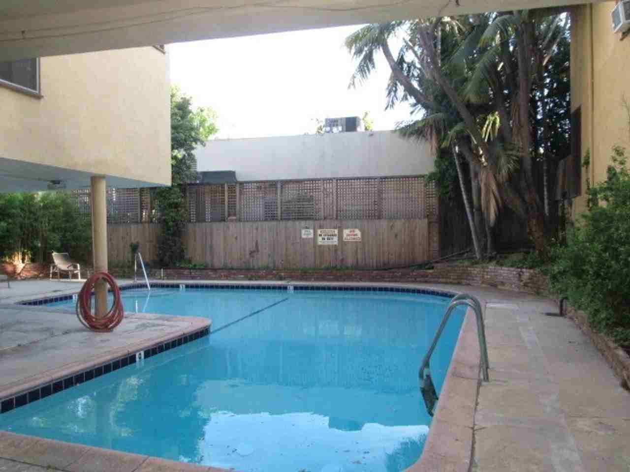 1326 N Flores Street - Photo 6 of 12