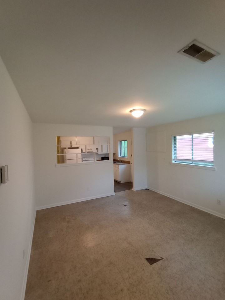 936 Fort Wood St #A - Photo 7 of 34