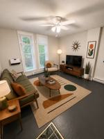 featured image of 911 N 9th St