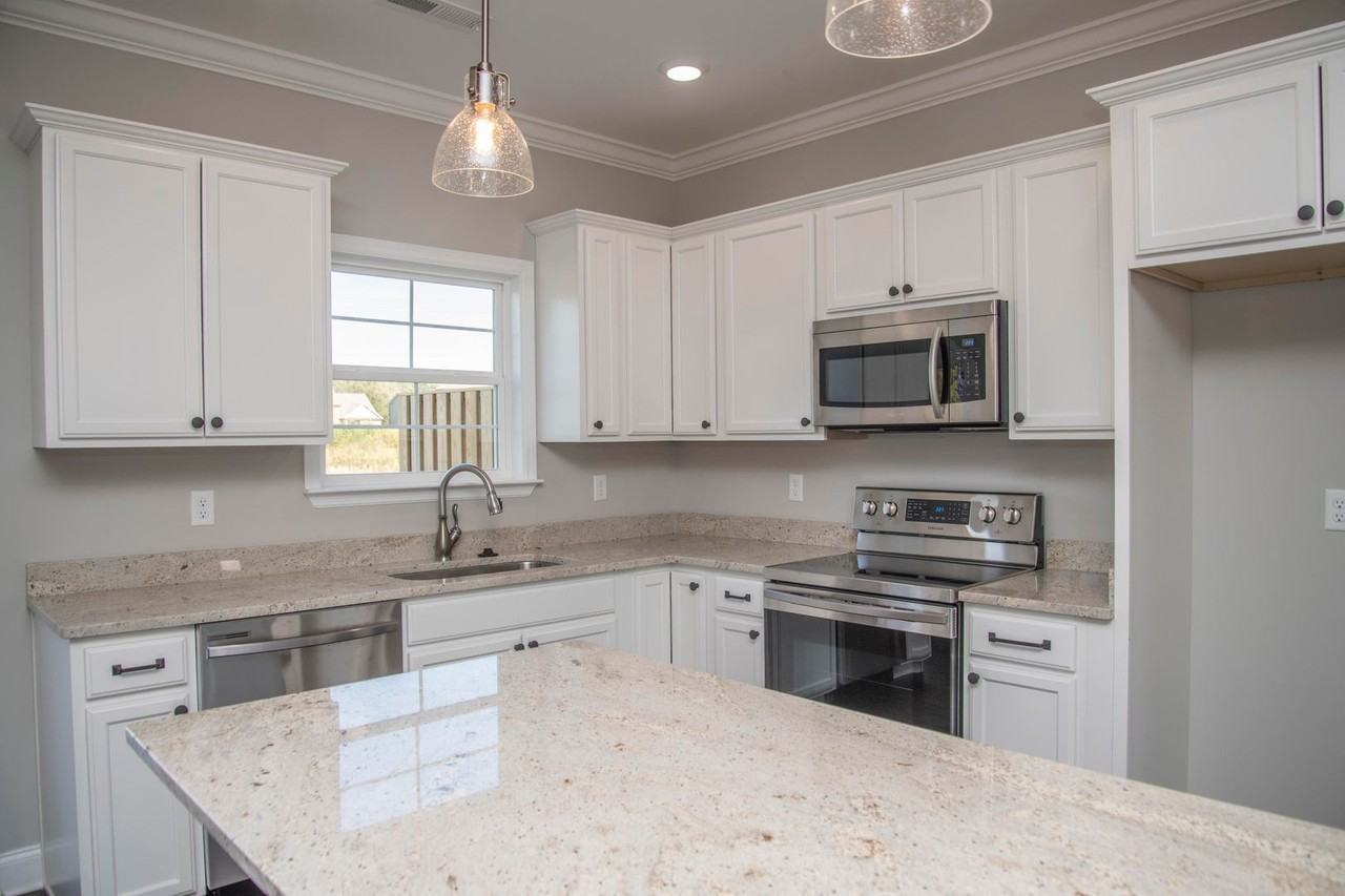 496 Bellingham Dr Ne - Photo 4 of 14