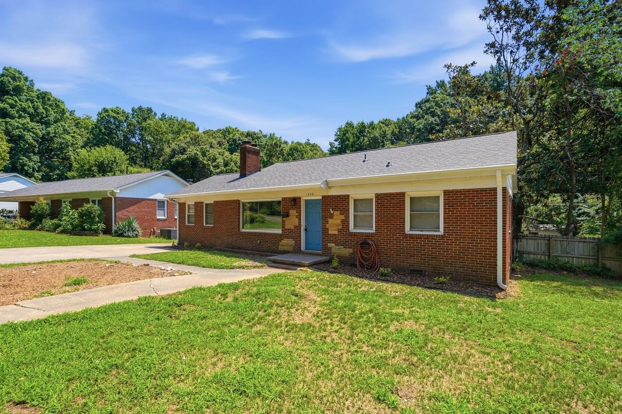 1230 Roanoke Ave - Photo 3 of 50