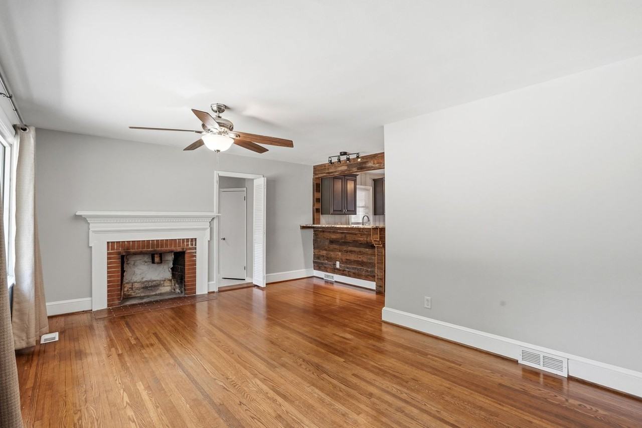 1230 Roanoke Ave - Photo 4 of 50