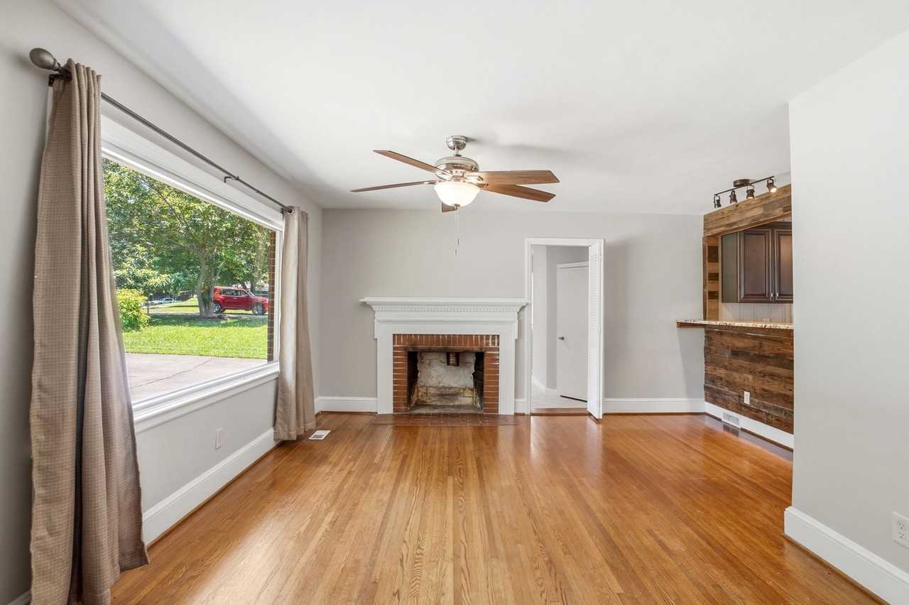 1230 Roanoke Ave - Photo 5 of 50
