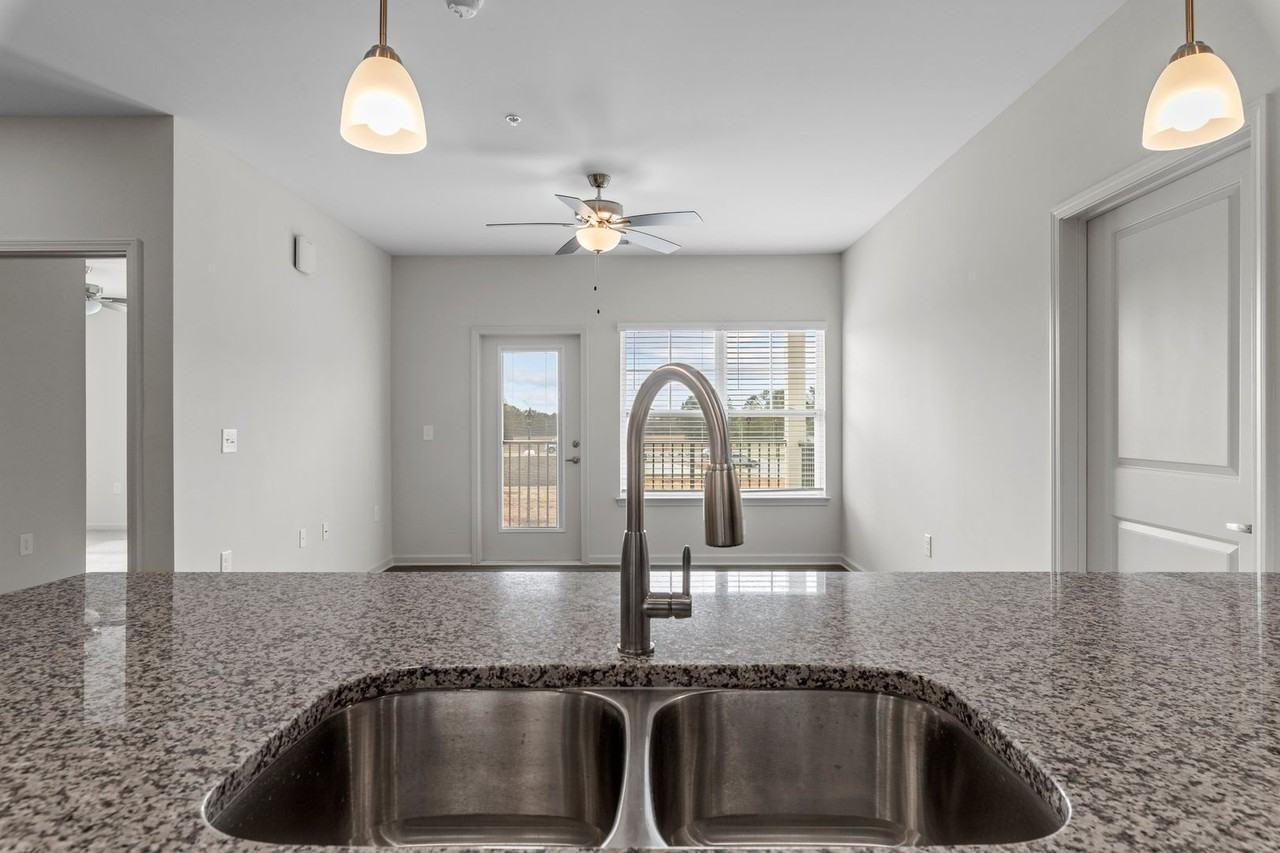 190 Grove Cir - Photo 7 of 24