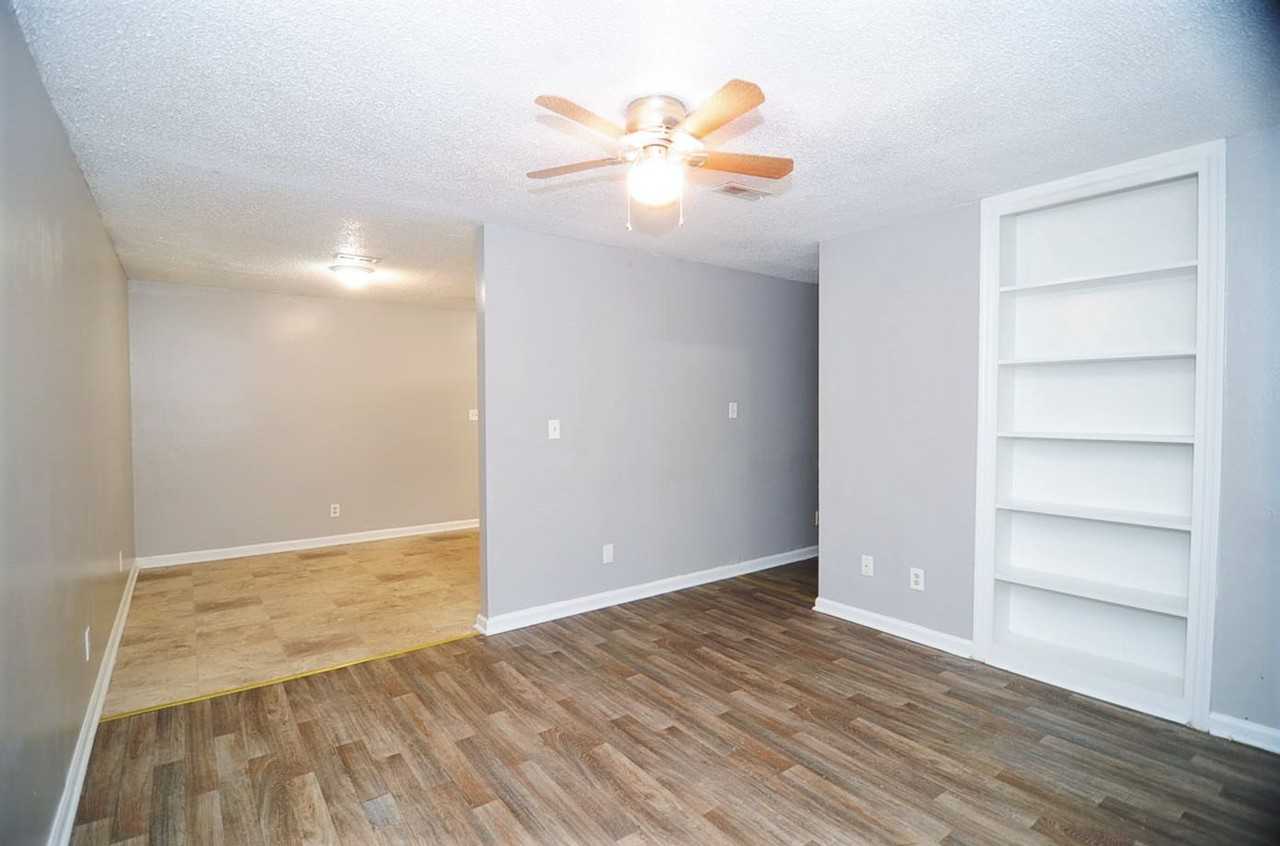 2425 Tuxedo Dr Nw - Photo 3 of 15
