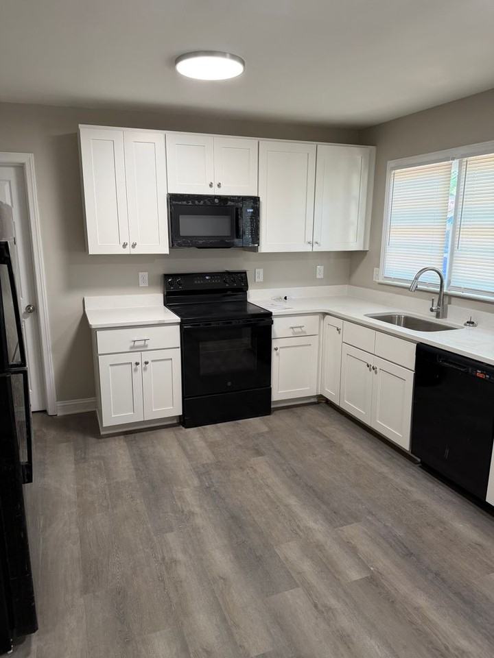 1096 S Old 52 Rd - Photo 5 of 13
