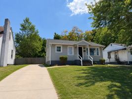 featured image of 406 E 17th St