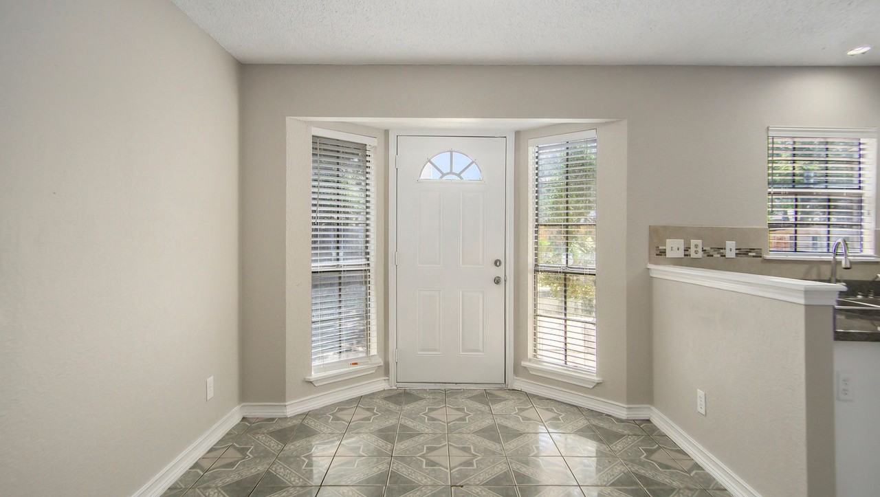 2541 Galemeadow Dr - Photo 4 of 24