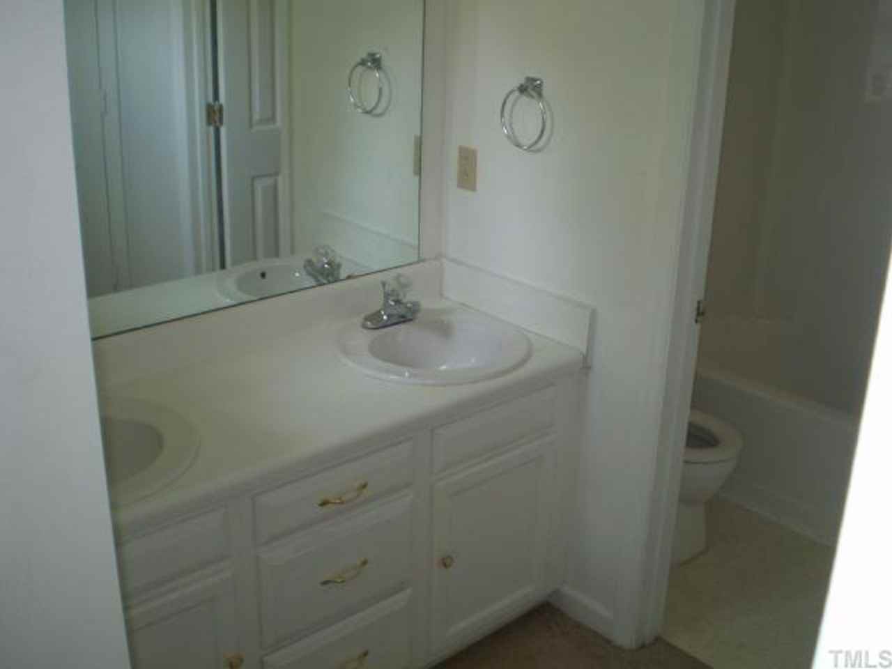 126 W Holding Ave - Photo 3 of 4