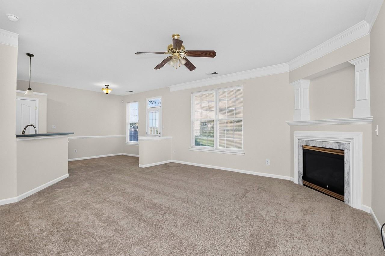 3003 Moonstone Ln - Photo 4 of 20