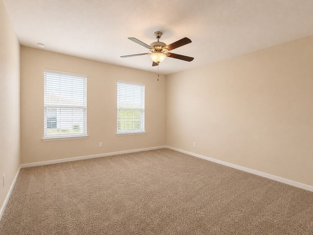 93 Zamora Pl - Photo 7 of 16
