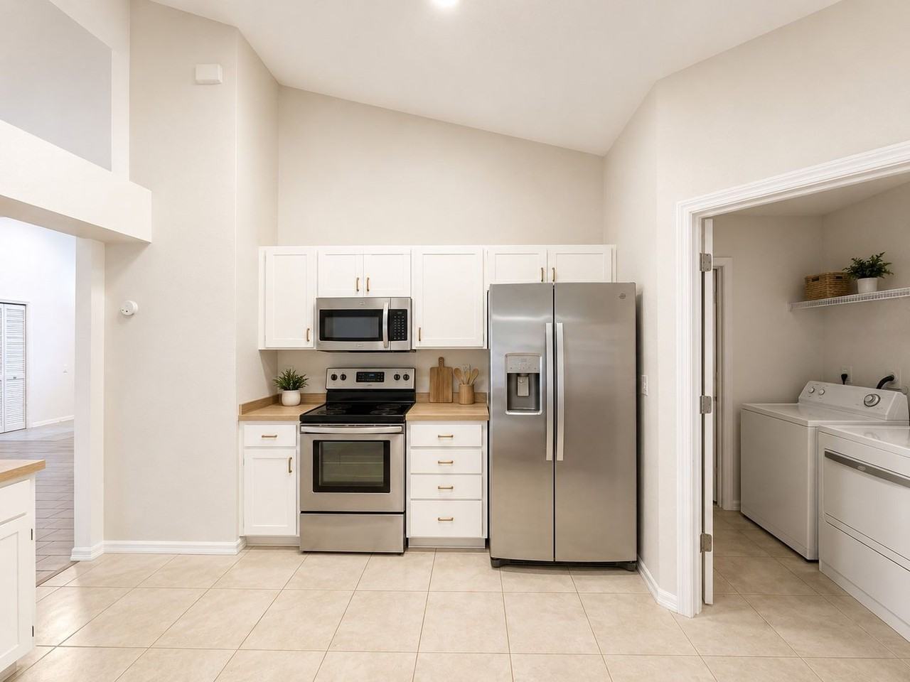 1004 Beckstrom Dr - Photo 4 of 14