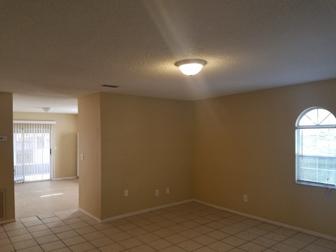 168 Rebecca Dr Ne - Photo 3 of 8