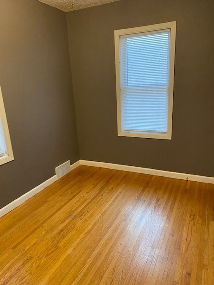 1311 8th Ave Ne - Photo 6 of 13