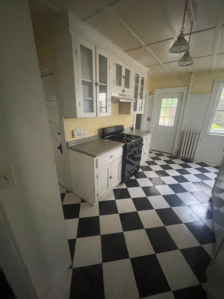 202 Central Ave - Photo 3 of 27