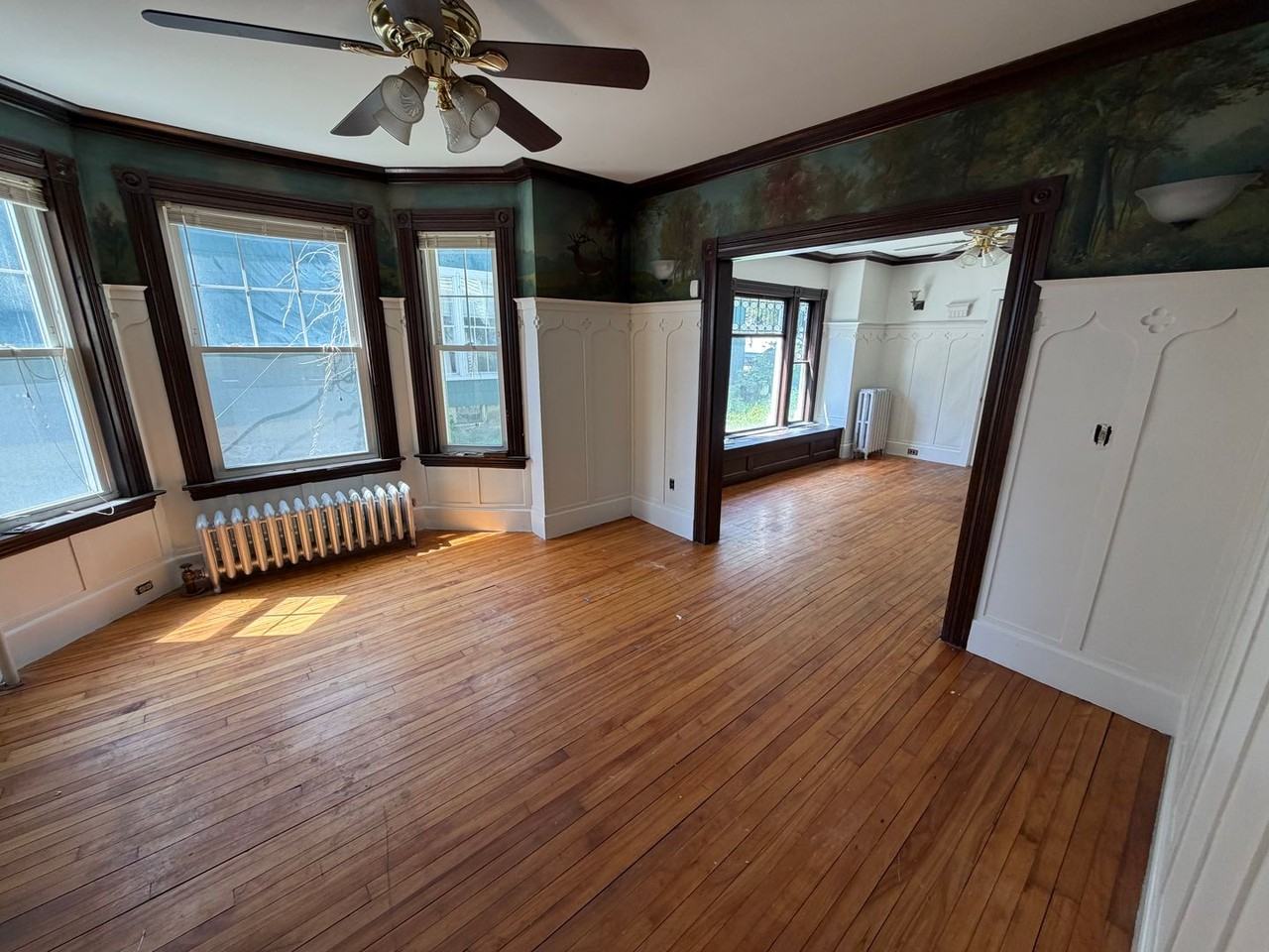 202 Central Ave - Photo 4 of 27