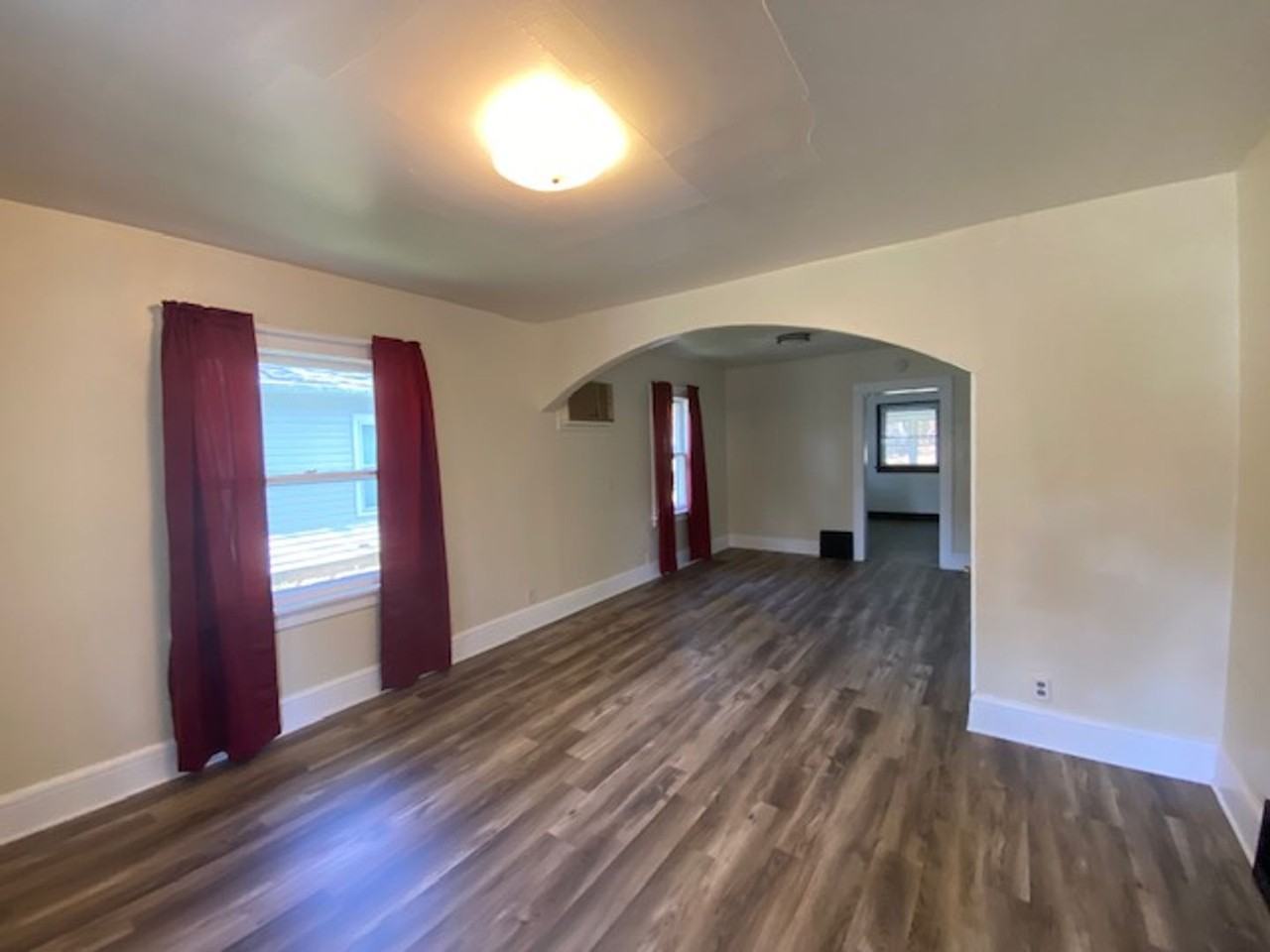 818 Justin Ave - Photo 3 of 12