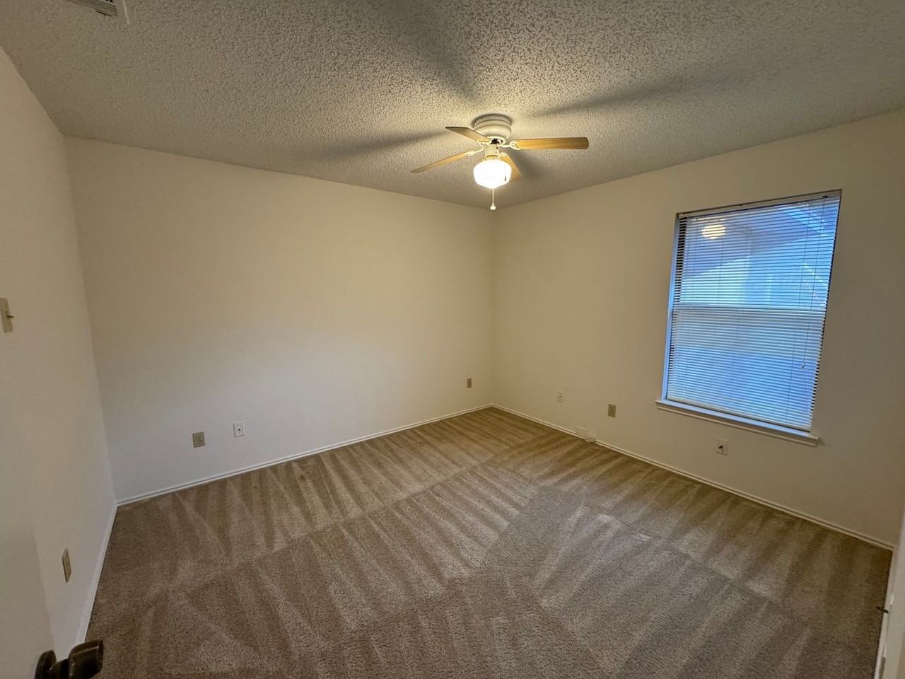 1414 Chapel Ridge Rd - Photo 4 of 10