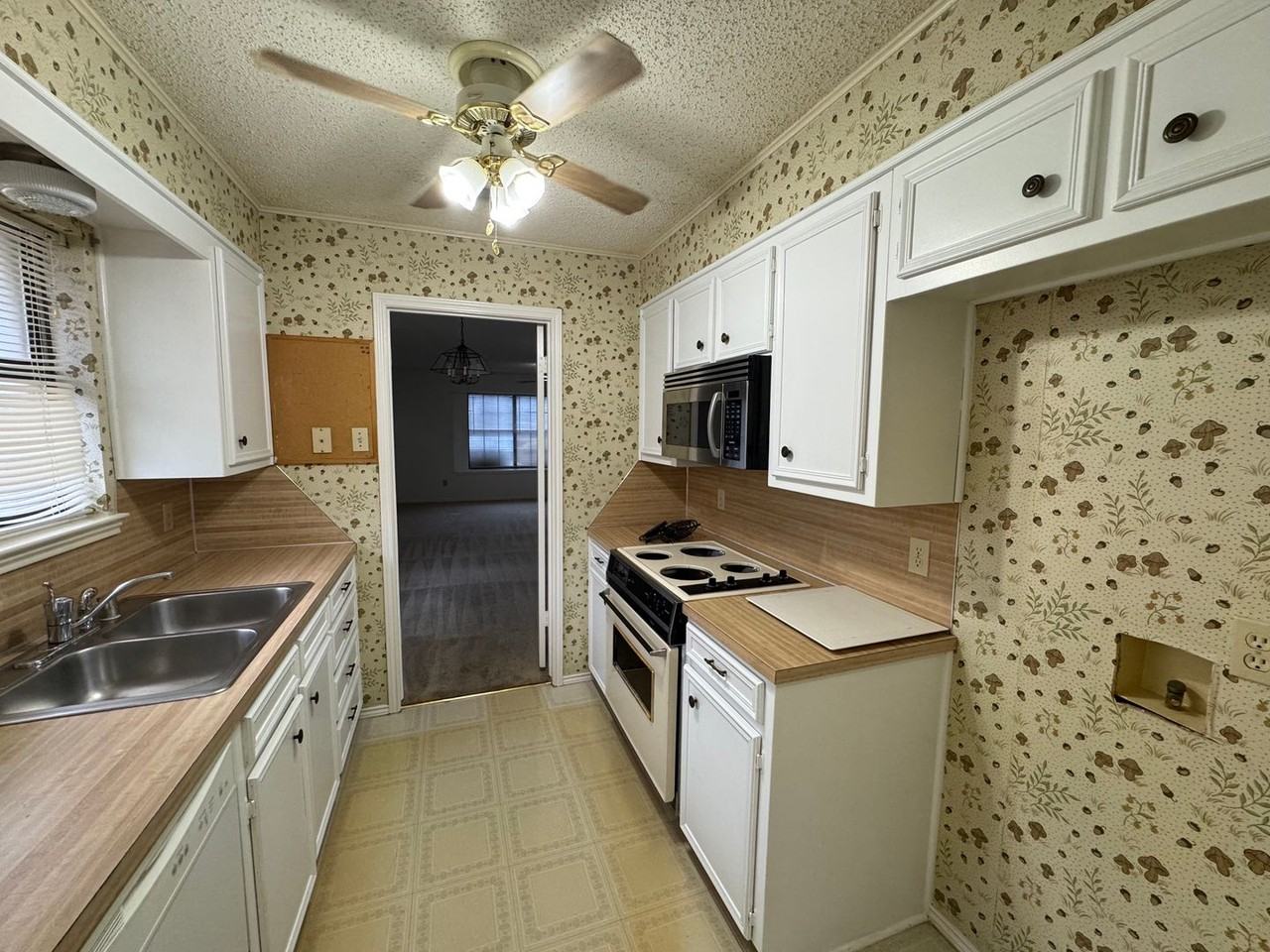 1414 Chapel Ridge Rd - Photo 5 of 10