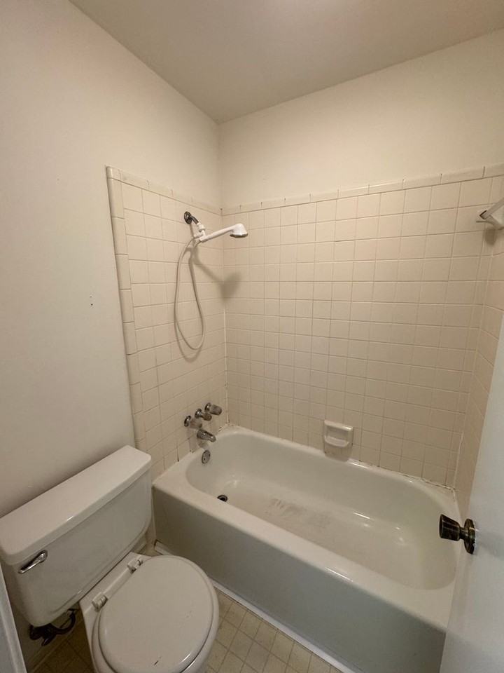 1414 Chapel Ridge Rd - Photo 6 of 10